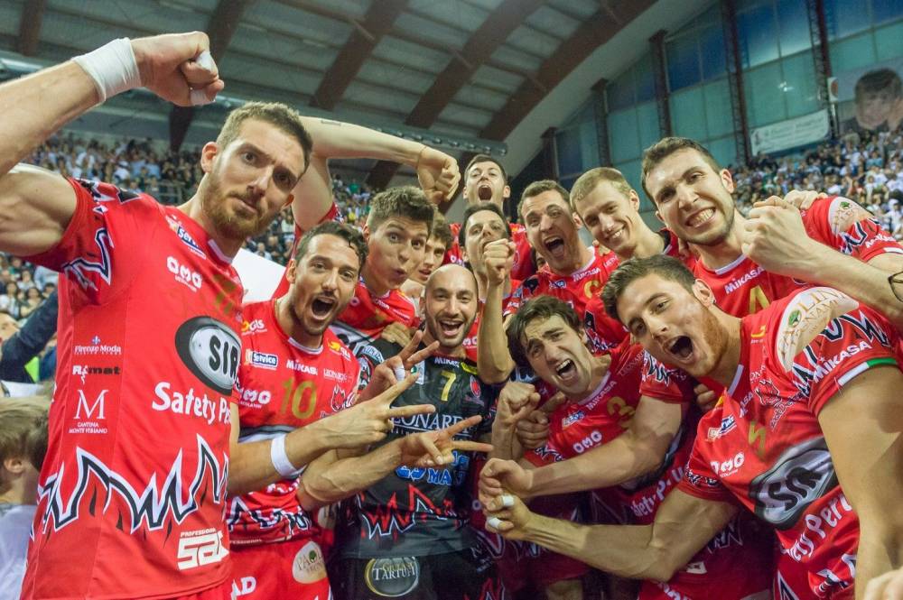 PERUGIA IN CAMPO IN VISTA DI SANTA CROCE