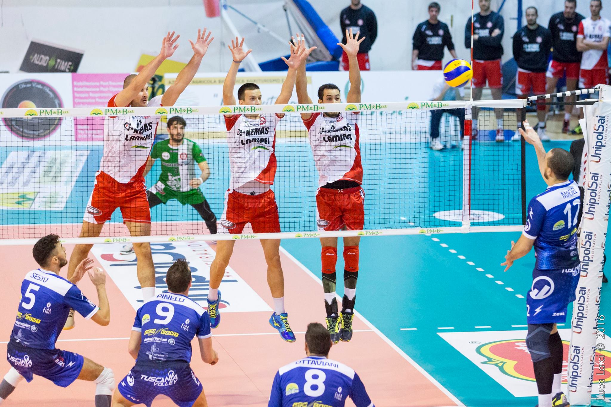 KEMAS LAMIPEL AD AVERSA, CONTRO UN AVVERSARIO CHE CORRE