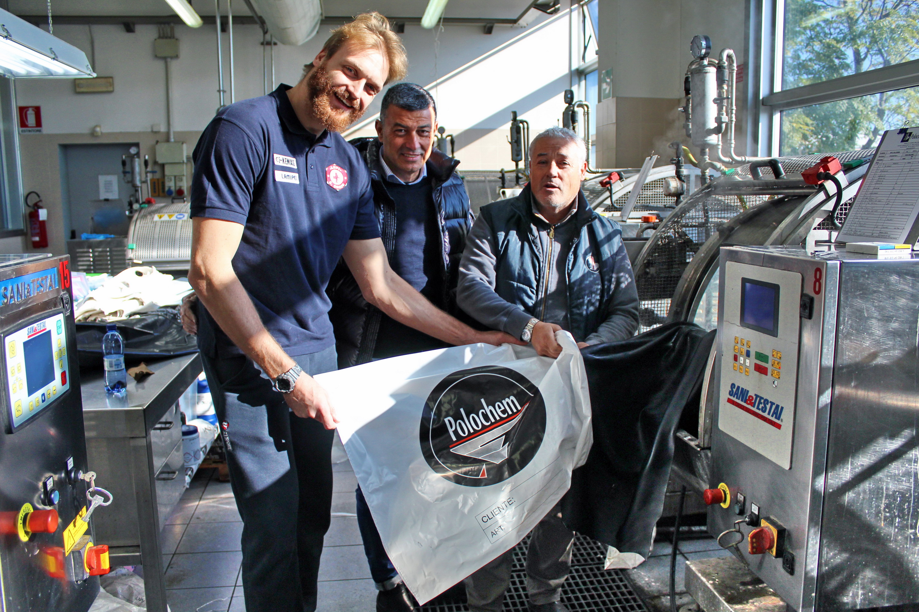 UN SALUTO ALLA POLOCHEM CON CAPITAN ELIA