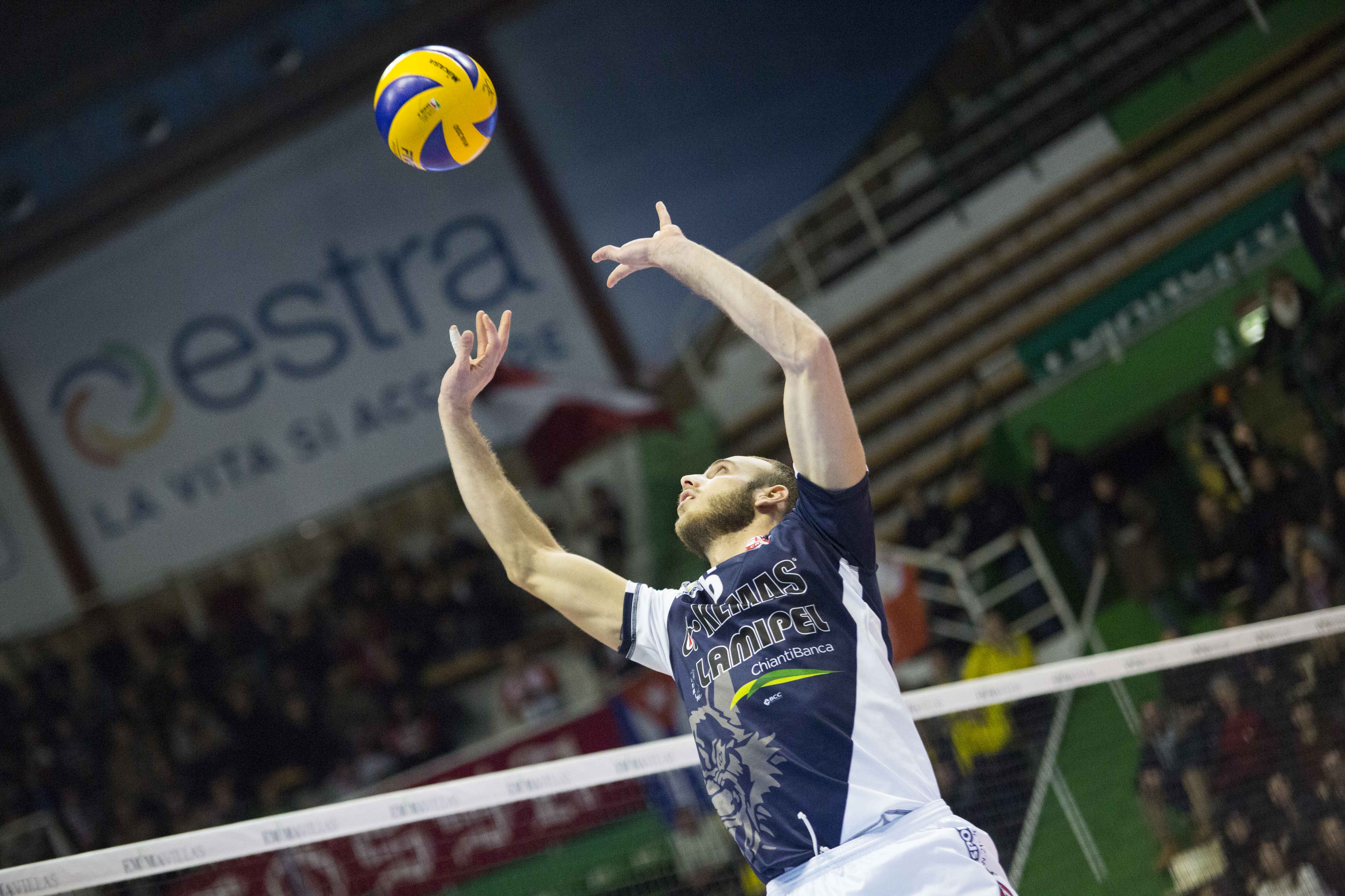 LA SOCIETA’ RISPONDE – USCENDO DAL PALAESTRA