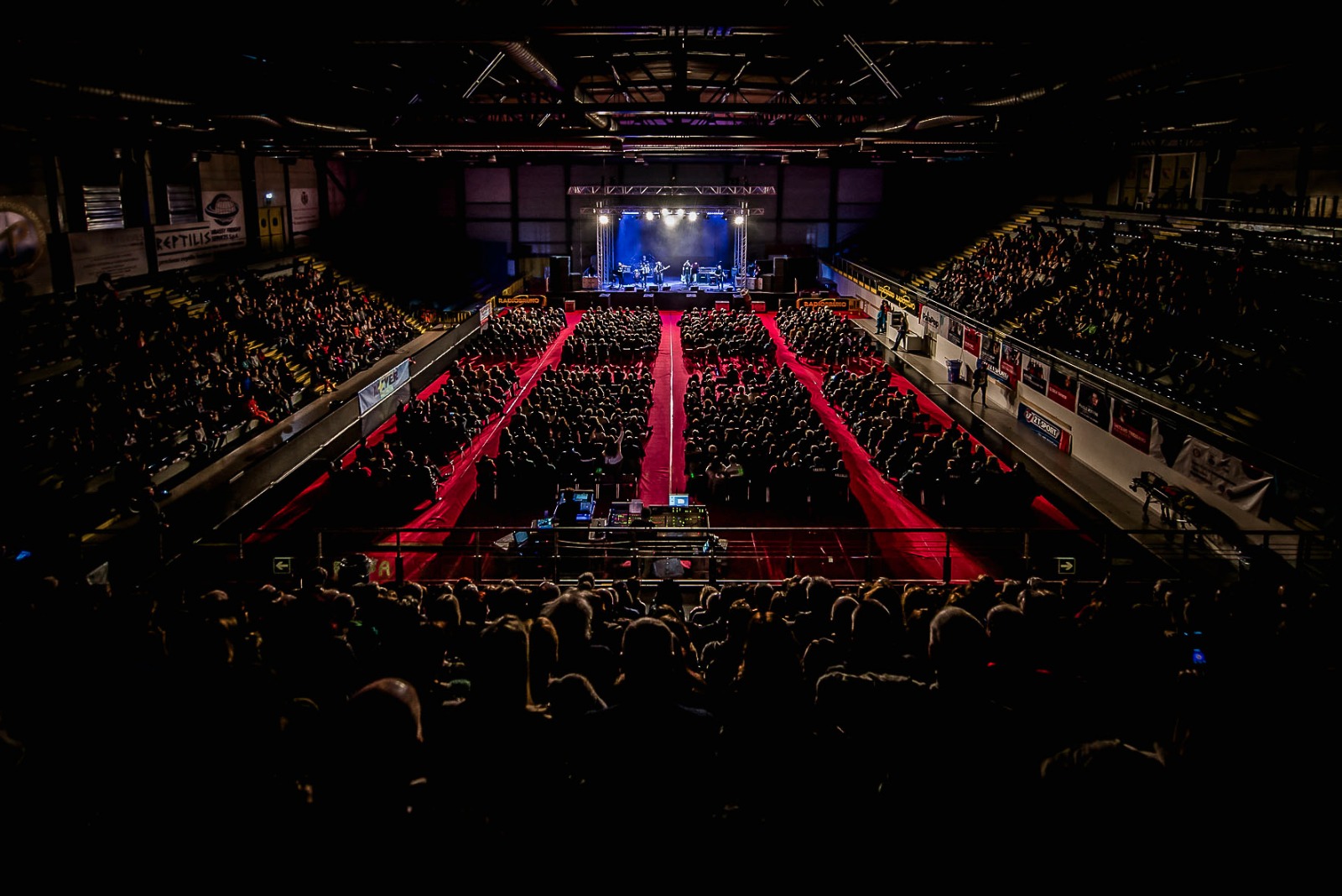 GRAN SUCCESSO DEI NOMADI AL PALAPOP