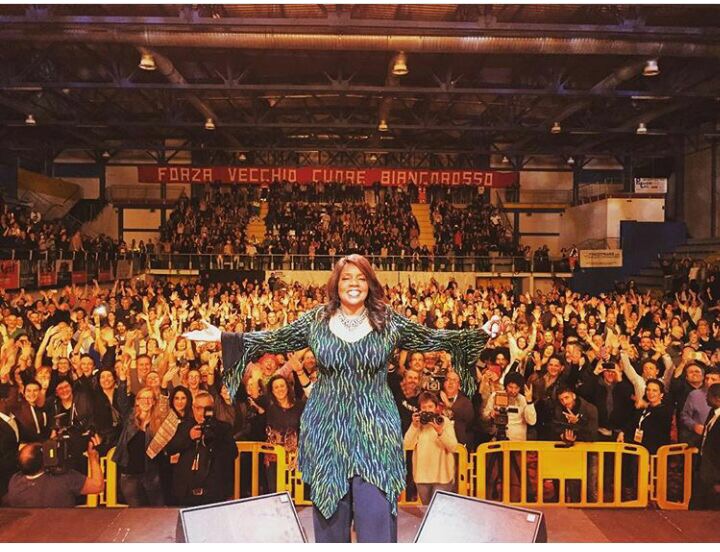 I RINGRAZIAMENTI DOPO LO STREPITOSO CONCERTO DI GLORIA GAYNOR