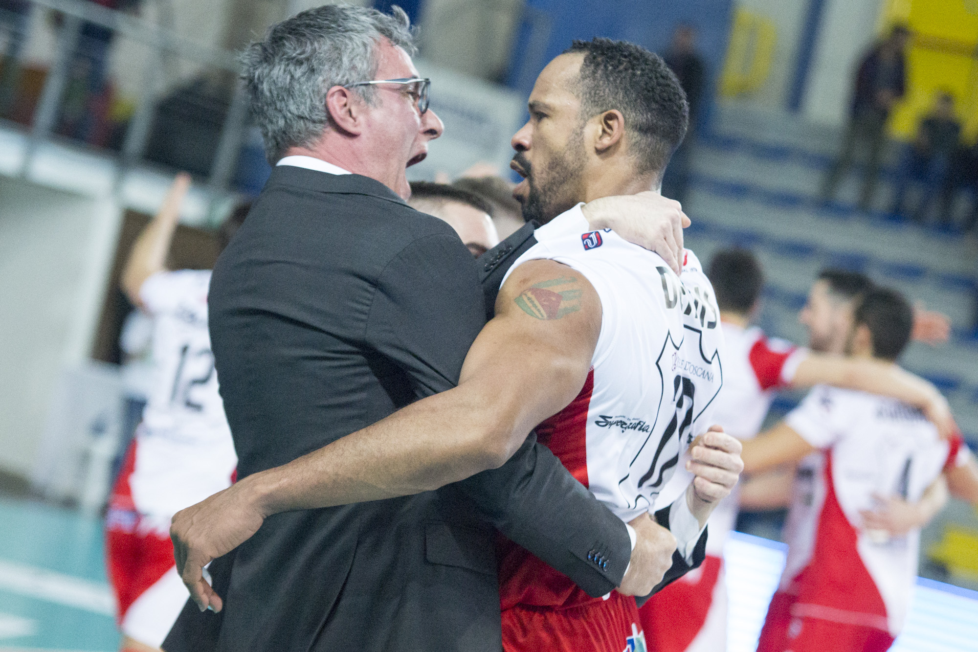 “LUPI”: STACCANO GLI STRANIERI ED ALCUNI ITALIANI