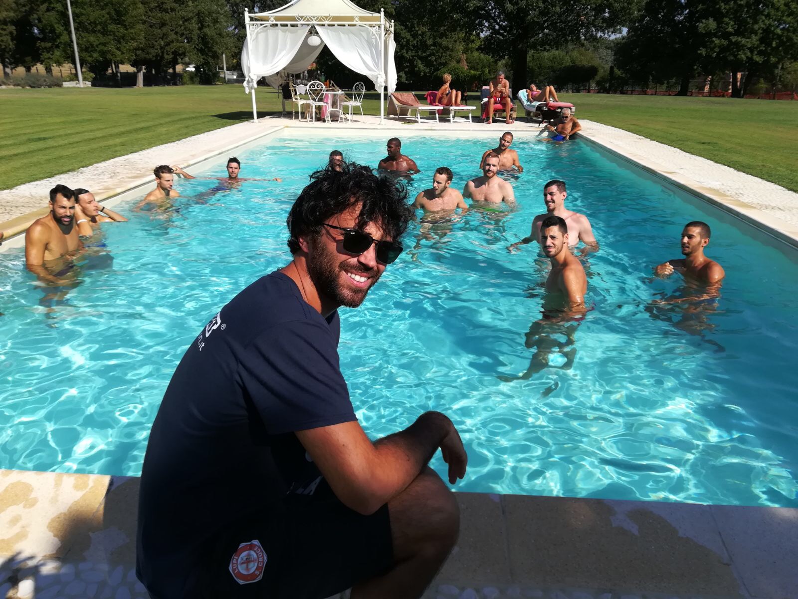 PISCINA E BEACH VOLLEY PER I BIANCOROSSI