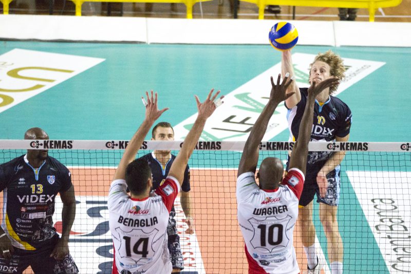 KEMAS LAMIPEL IN PARTENZA PER GROTTAZZOLINA