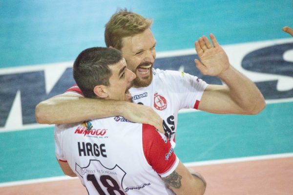 LUPI A CATANIA, IN UN CLIMA DA BATTAGLIA