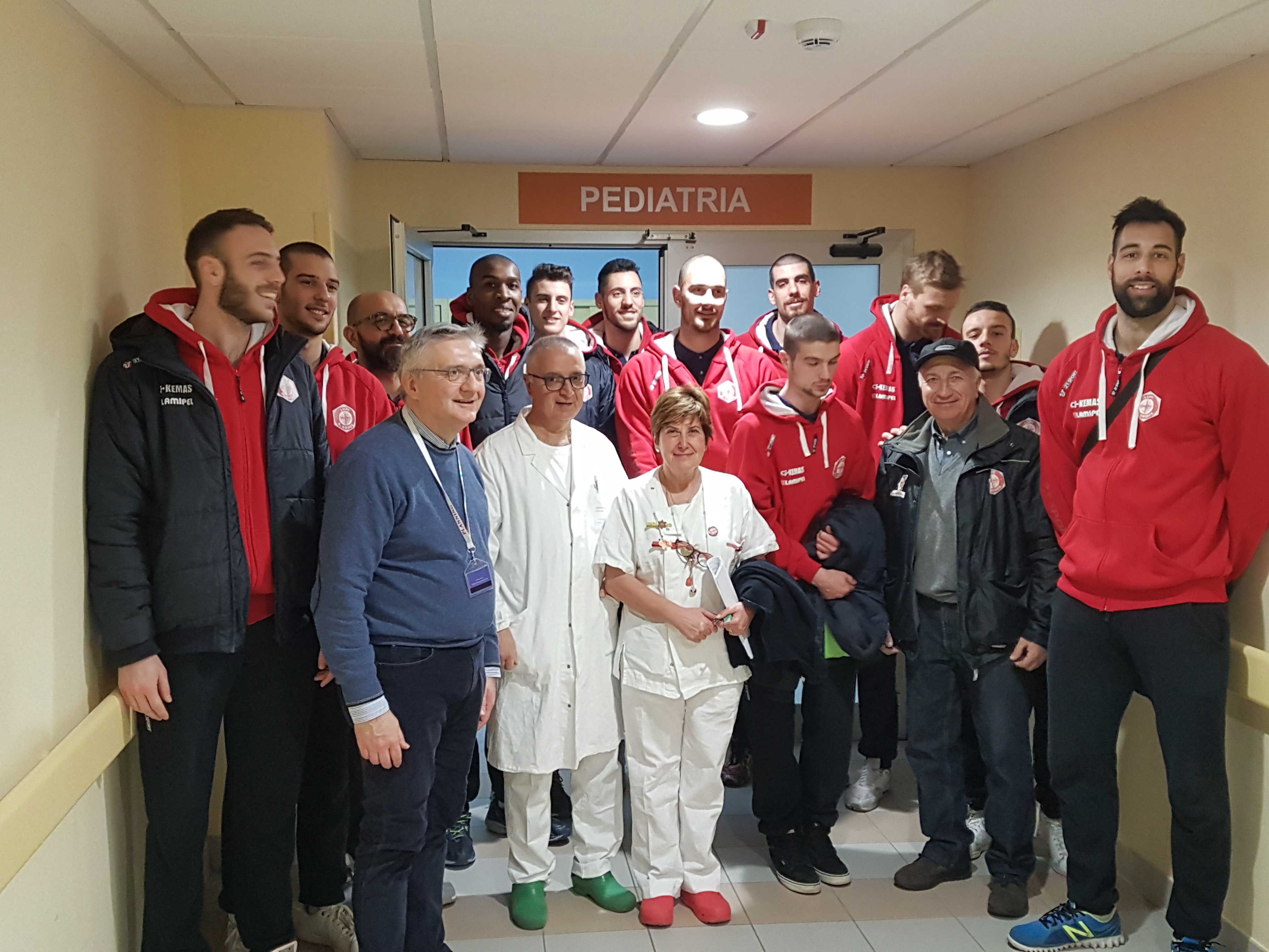 I LUPI IN VISITA ALL’OSPEDALE LOTTI DI PONTEDERA.