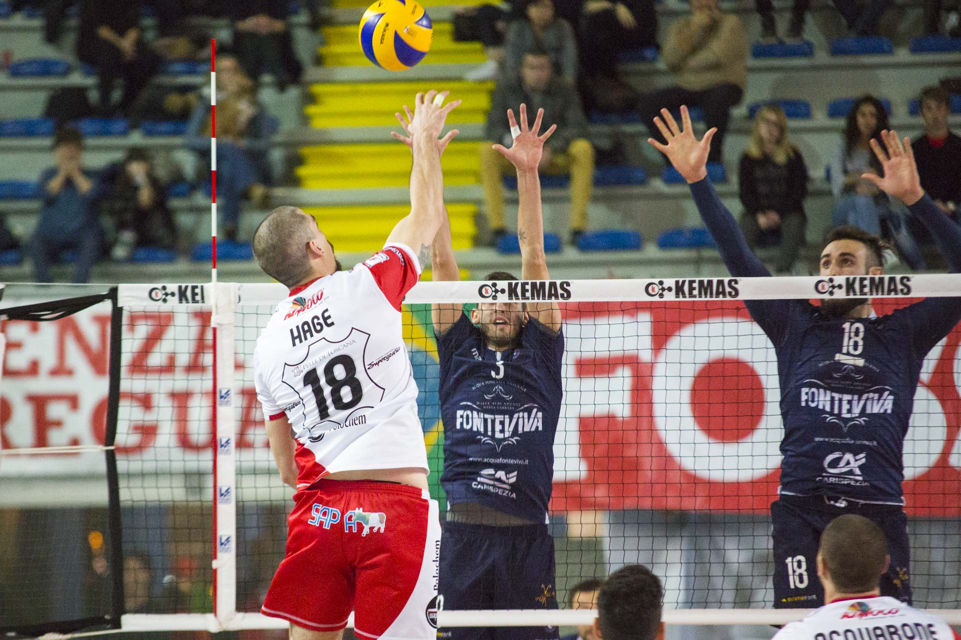 LUPI D’ATTACCO SU UN AVERSA AL COMPLETO