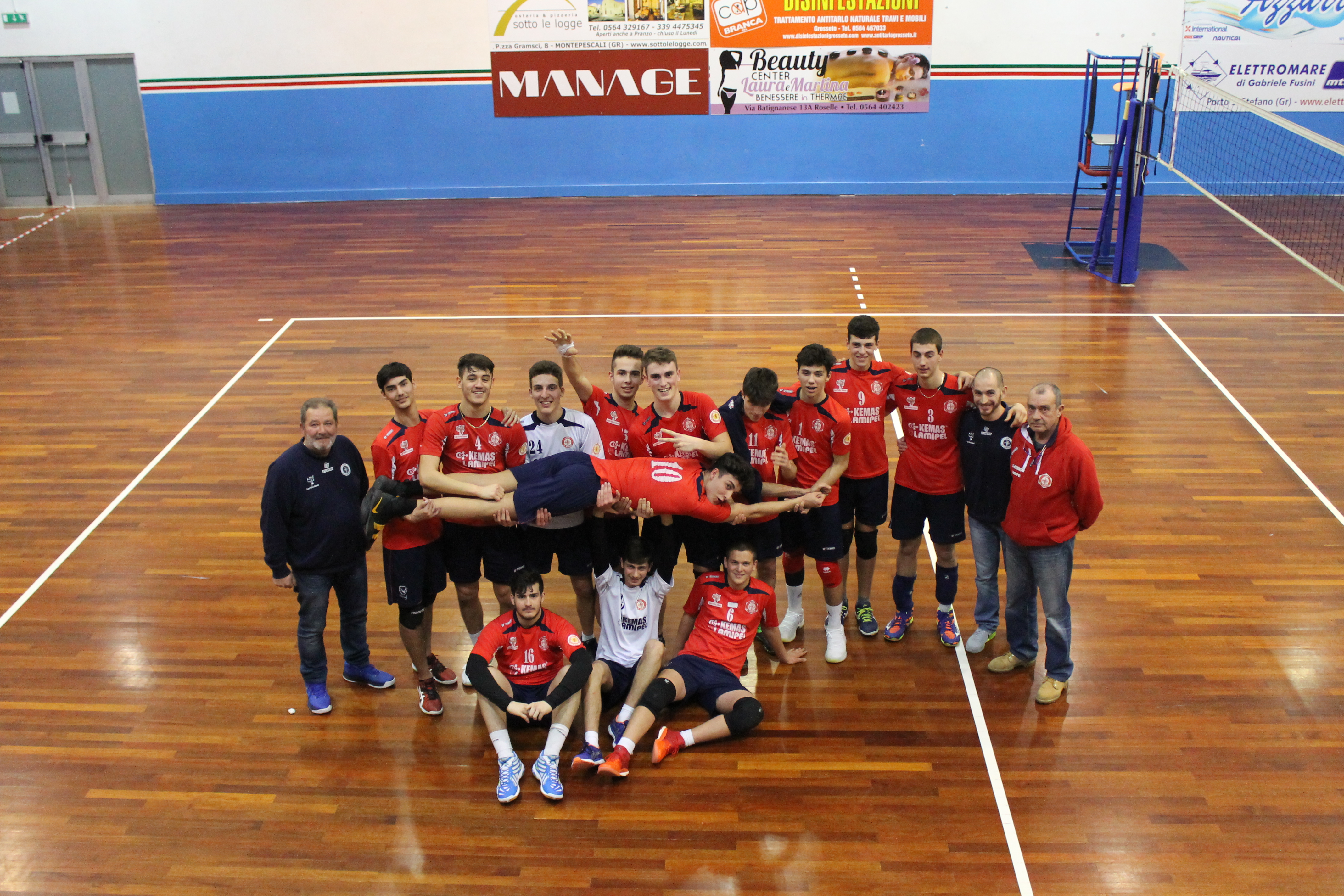 UNDER 18 COL VENTO IN POPPA