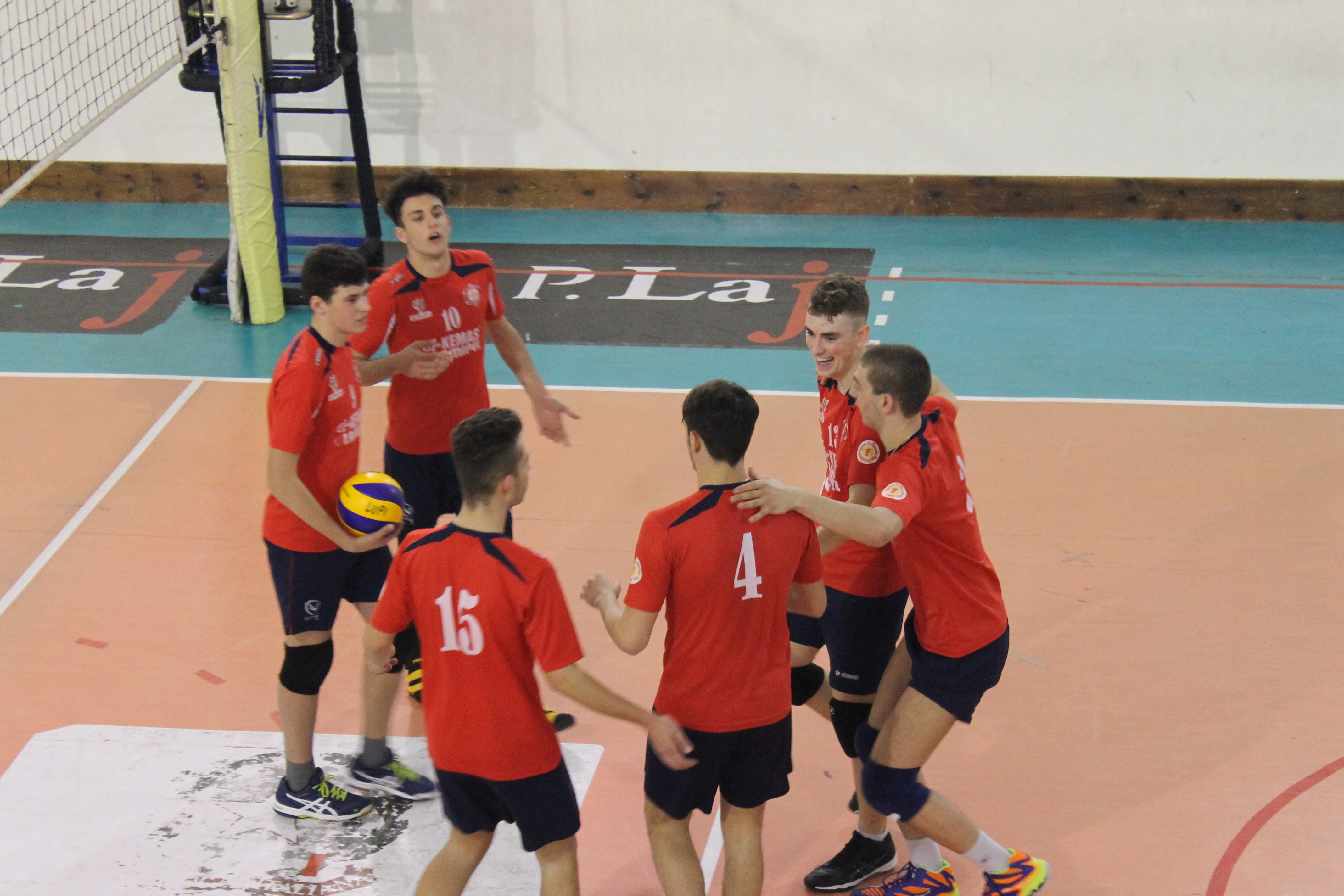 UNDER 18: BALLA COI LUPI!