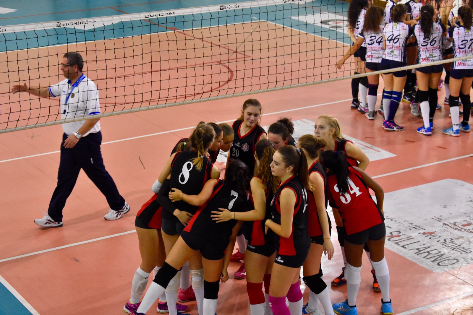 UNDER 18 A GONFIE VELE