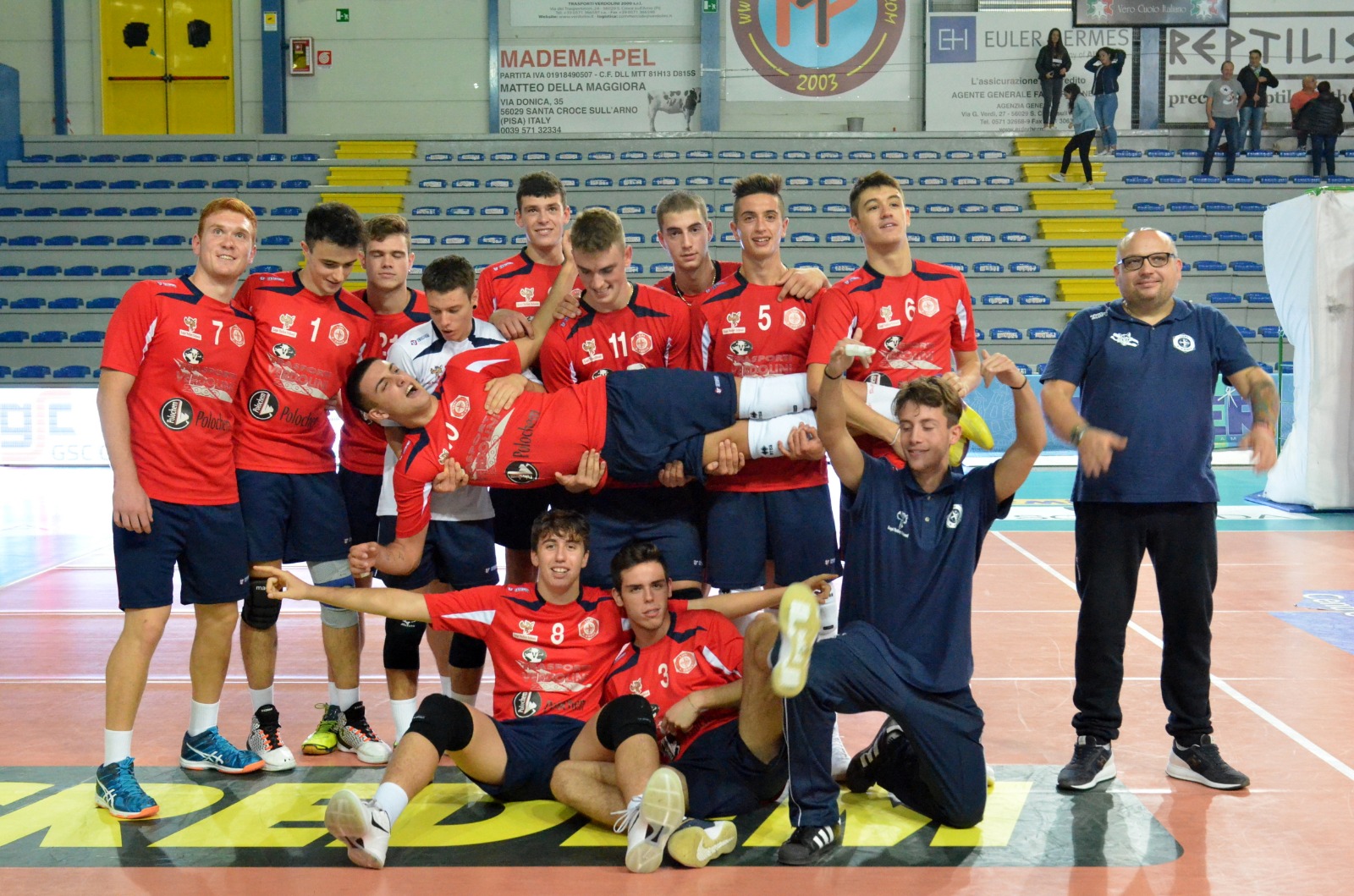 SERIE C: I LUPI ABBATTONO PRATO.