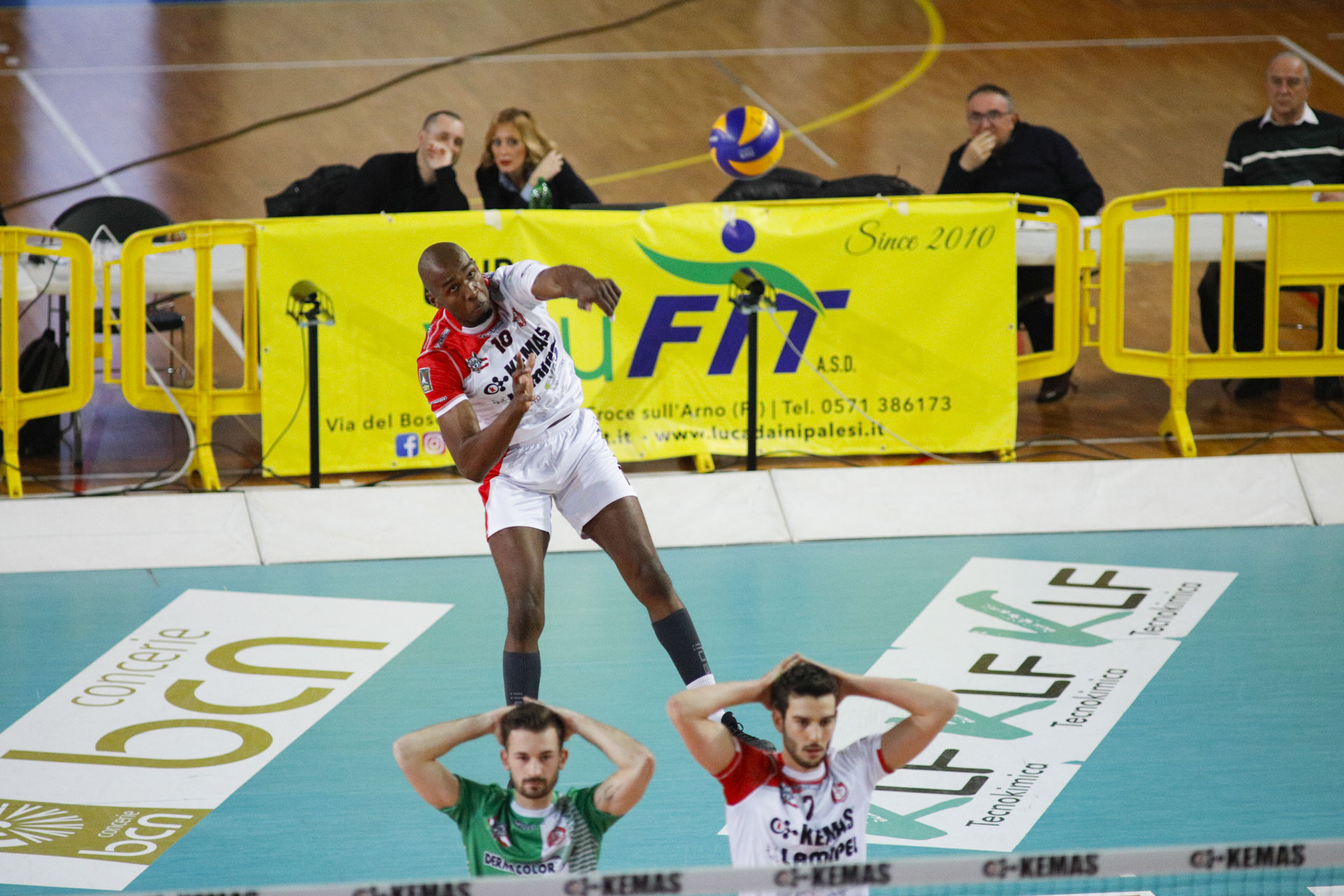 WAGNER: ” VI ASPETTO DOMENICA AL PALAPARENTI!”. sponsored by COFACE