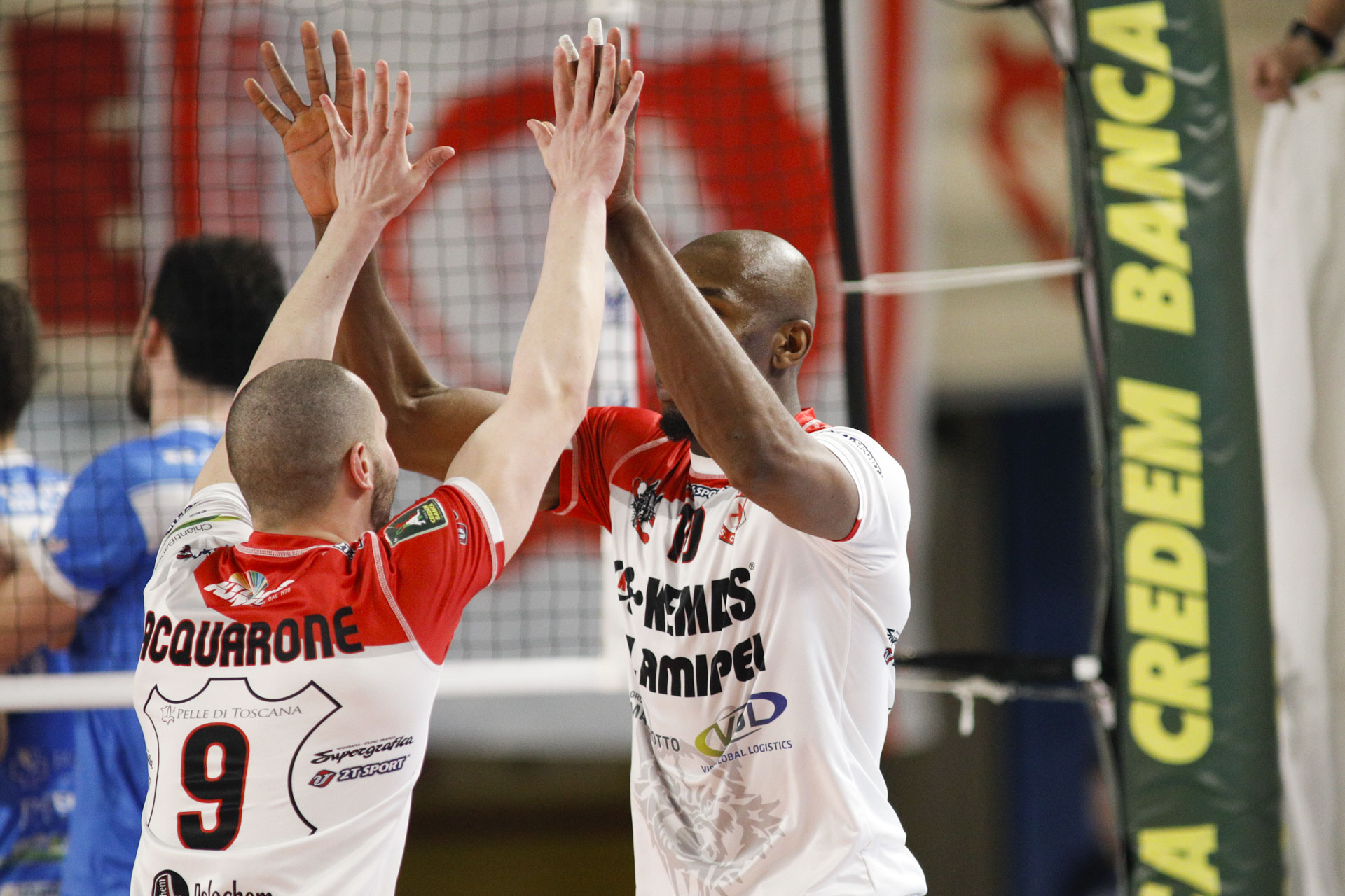 VIA AL RUSH FINALE, AL PALAPARENTI ARRIVA ALESSANO