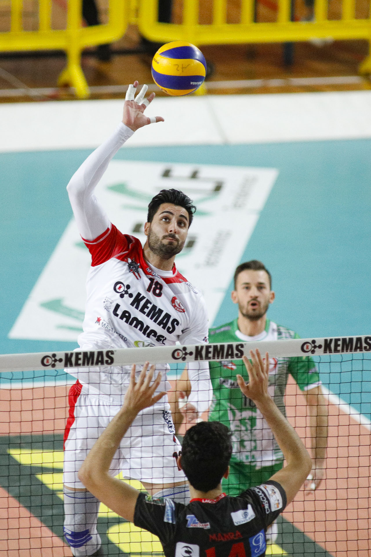 I LUPI SALUTANO MARIO FERRARO