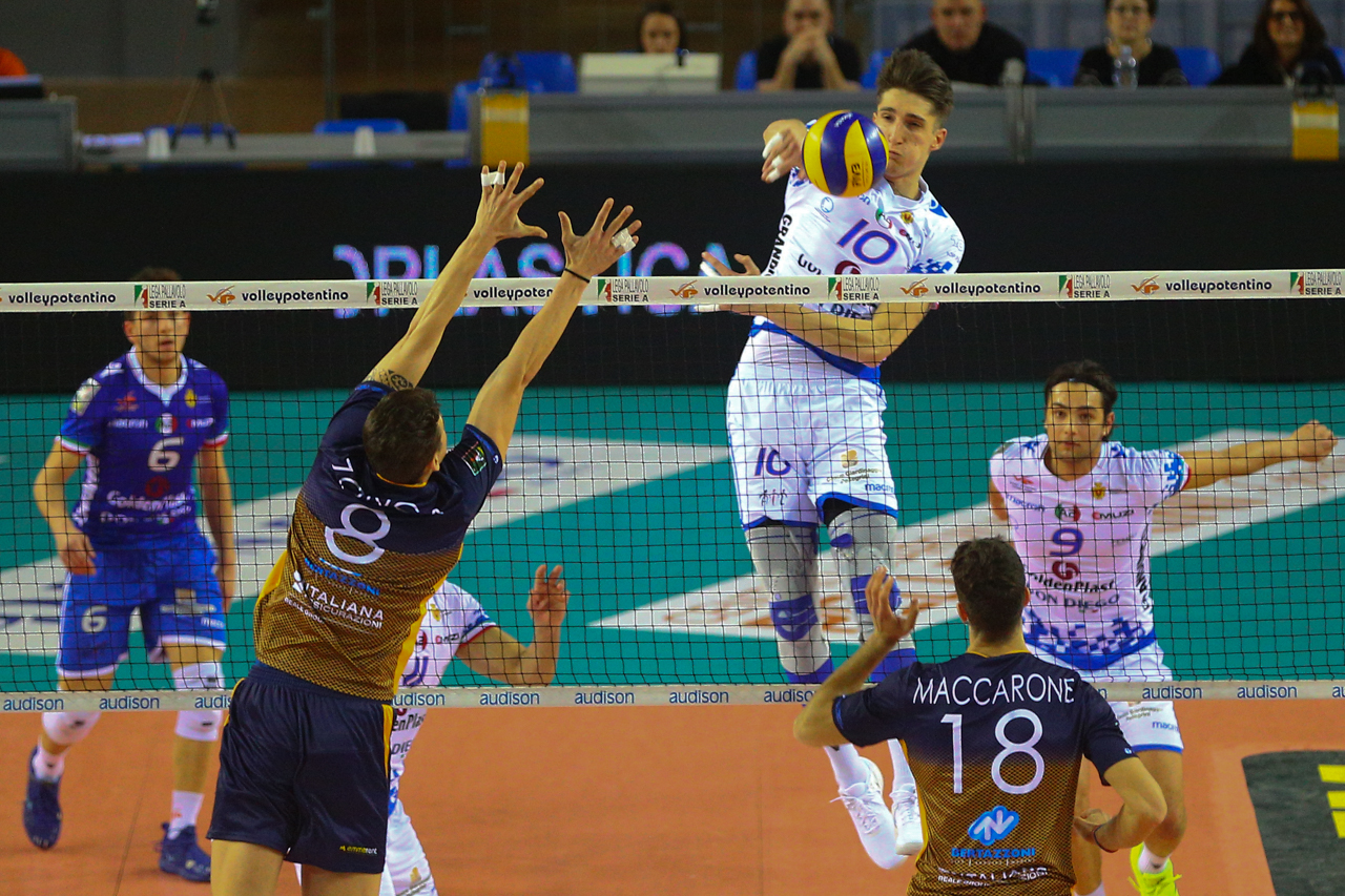 COLPO AL CENTRO, ARRIVA JACOPO LARIZZA