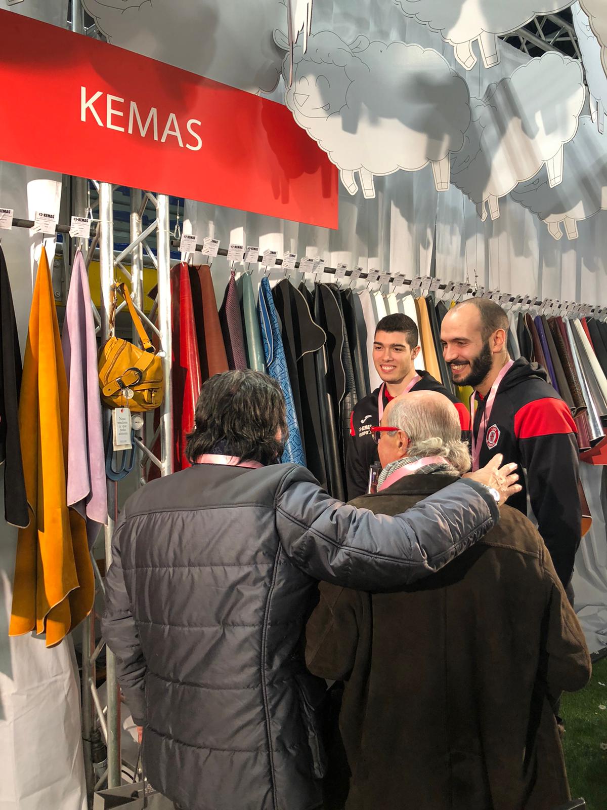 MATERIAL PREVIEW: I LUPI PRESENTI