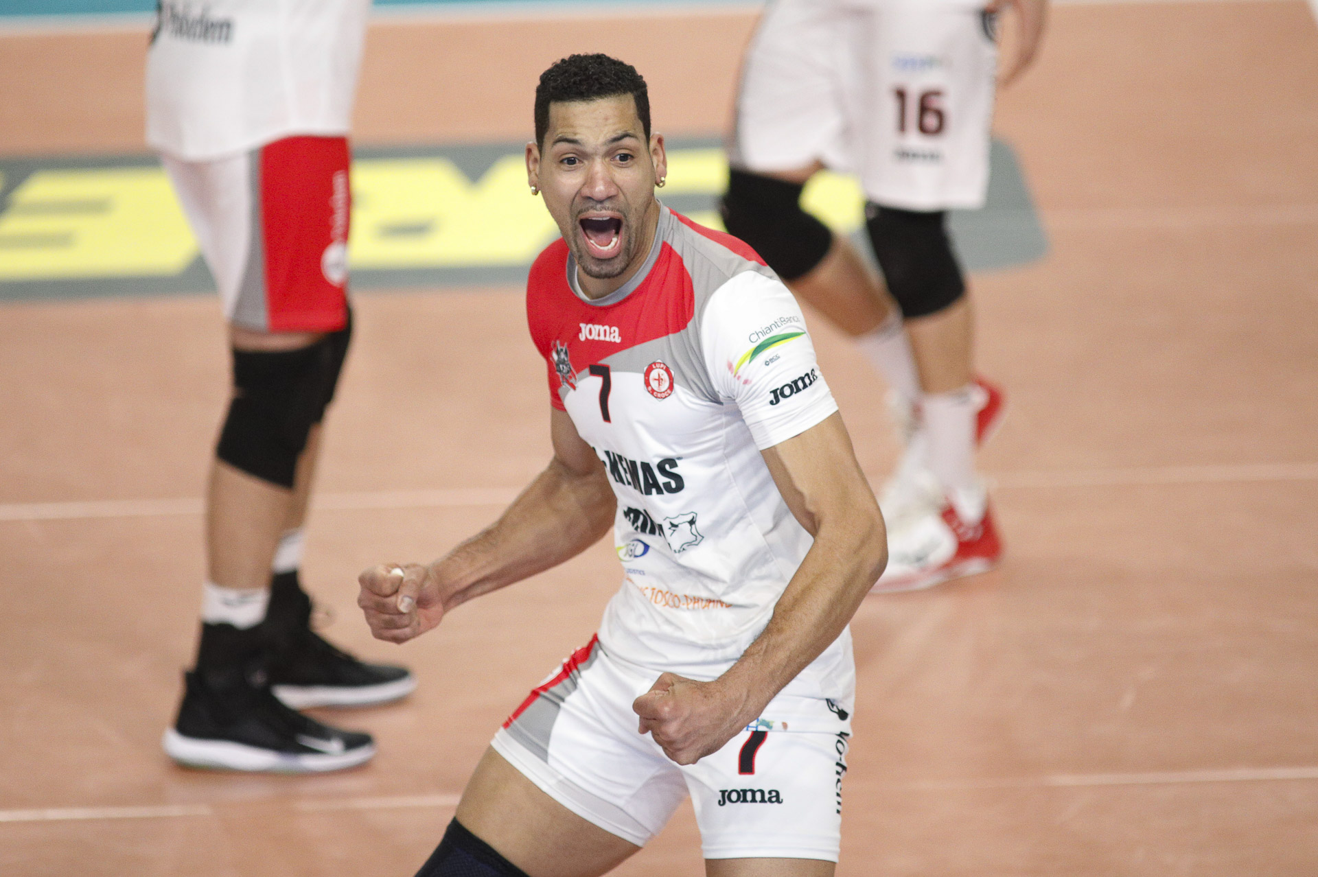 PADURA DIAZ:” SIAMO CARICHI”