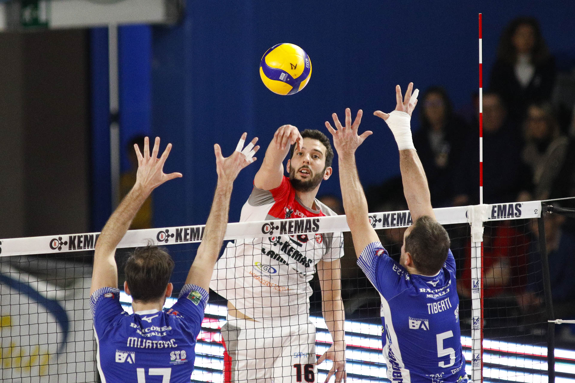 CAPITAN COLLI:”NON CI TIREREMO INDIETRO E NON ENTREREMO IN CAMPO TIMOROSI”