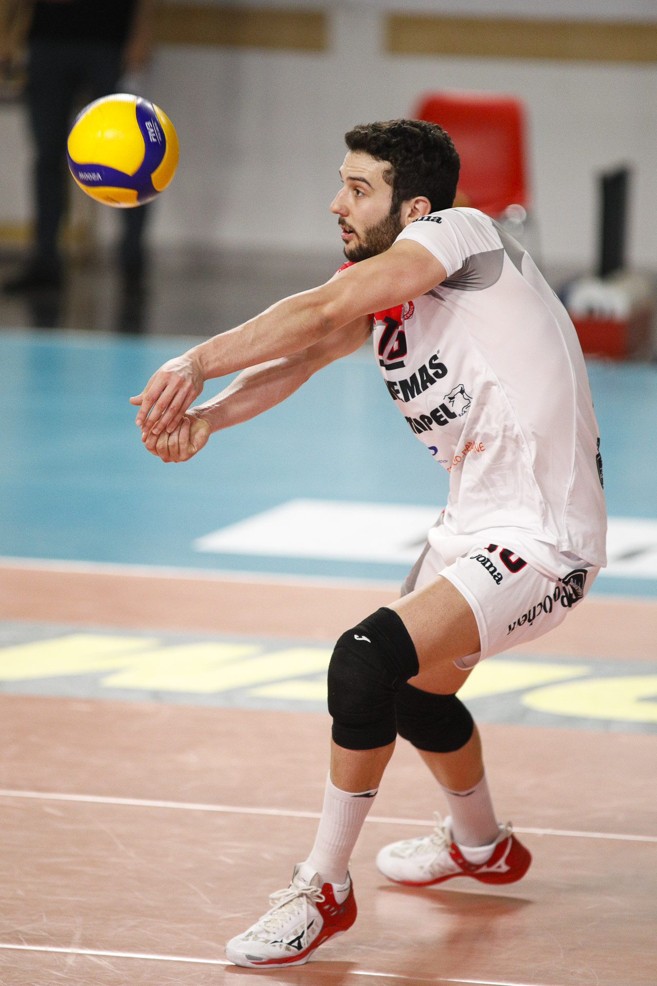 IL CAPITANO COLLI: “ABBIAMO LA SPERANZA CHE IL CAMPIONATO RIPARTA”