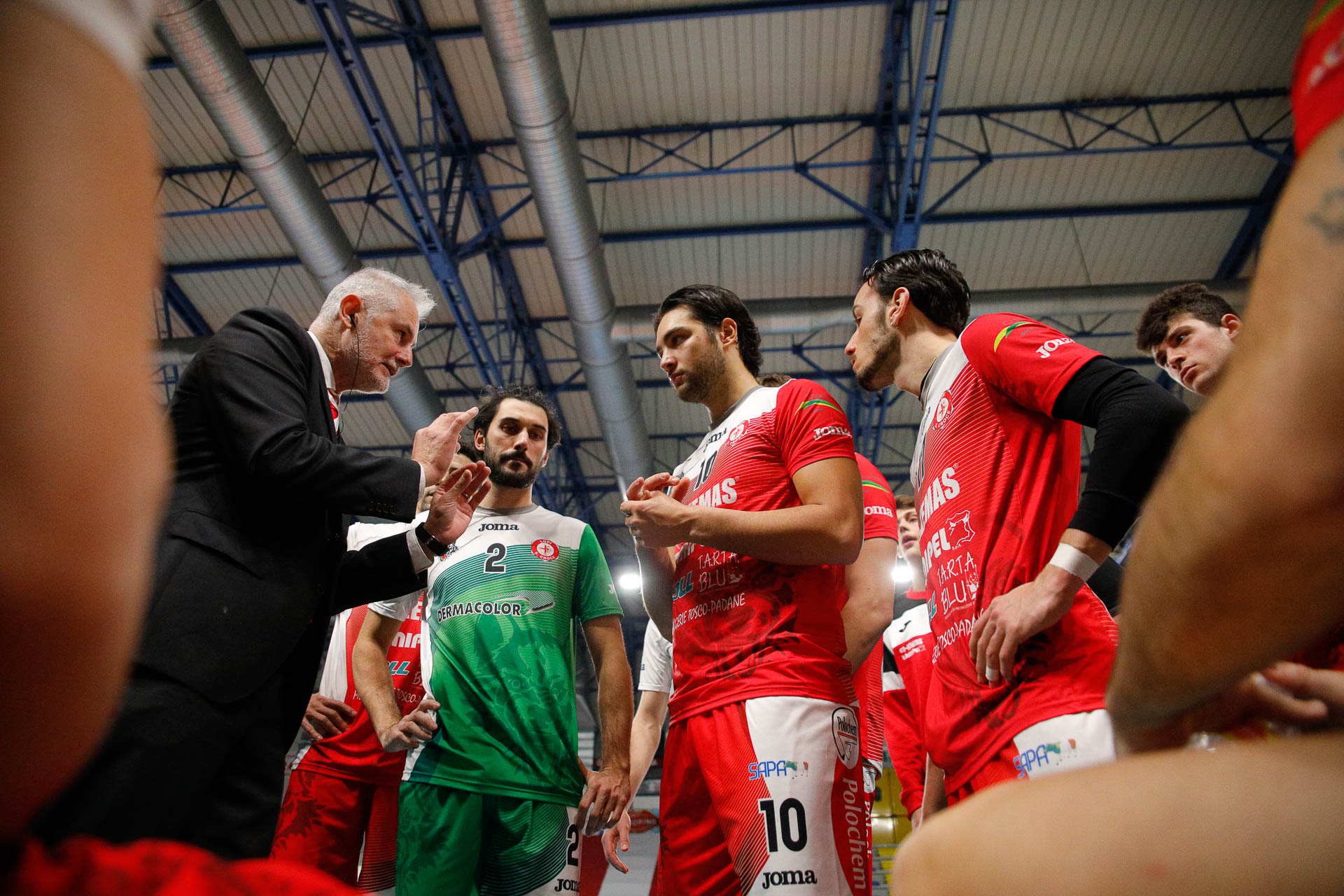 “LUPI” ANCORA IN CRISI, BRESCIA SBANCA IL PALAPARENTI