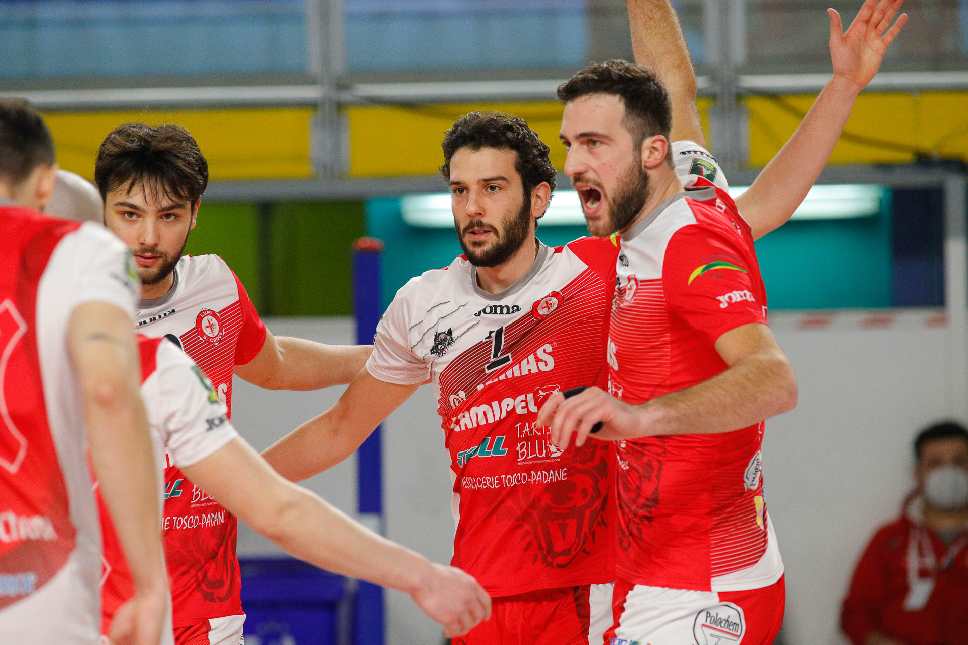 FINALMENTE KEMAS LAMIPEL! MONDOVI’ TRAVOLTA AL PALAPARENTI