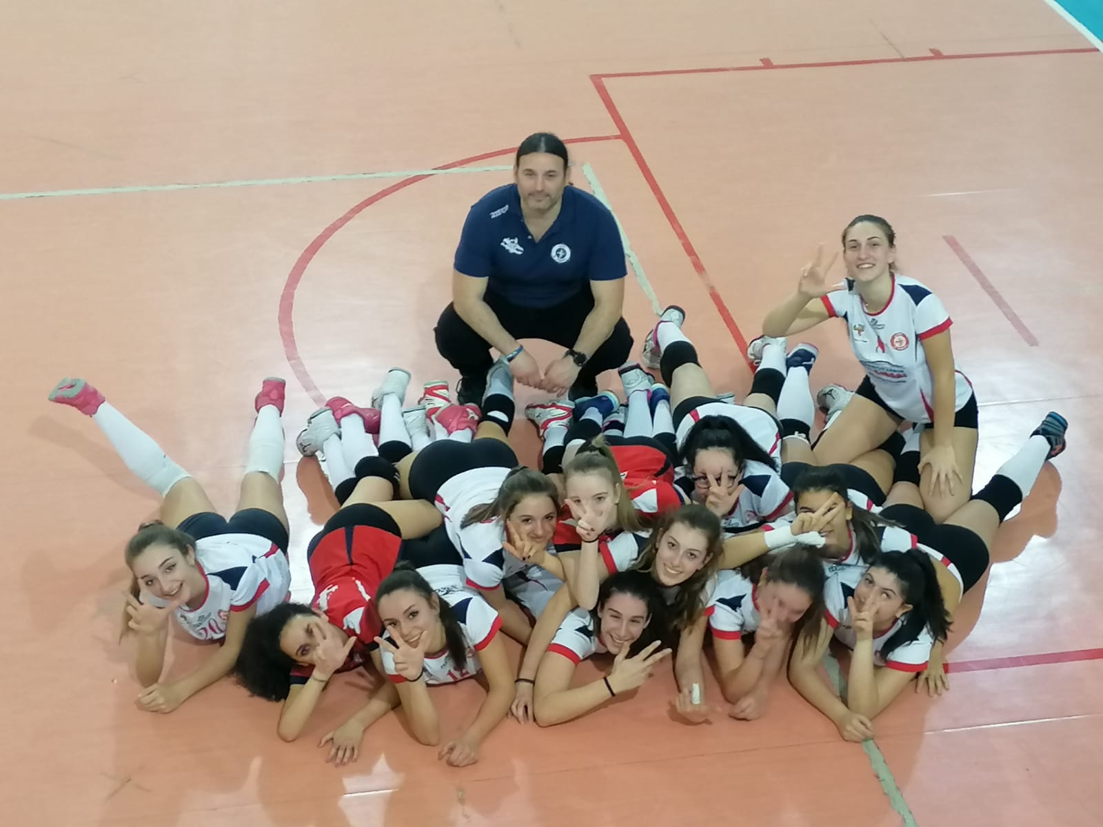 LE UNDER17 VINCONO