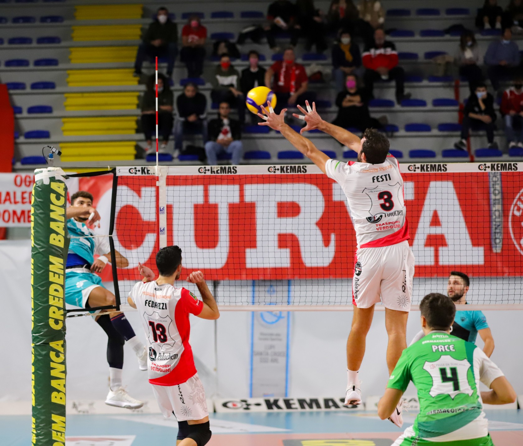 CON CUNEO PER CERCARE IL RISCATTO