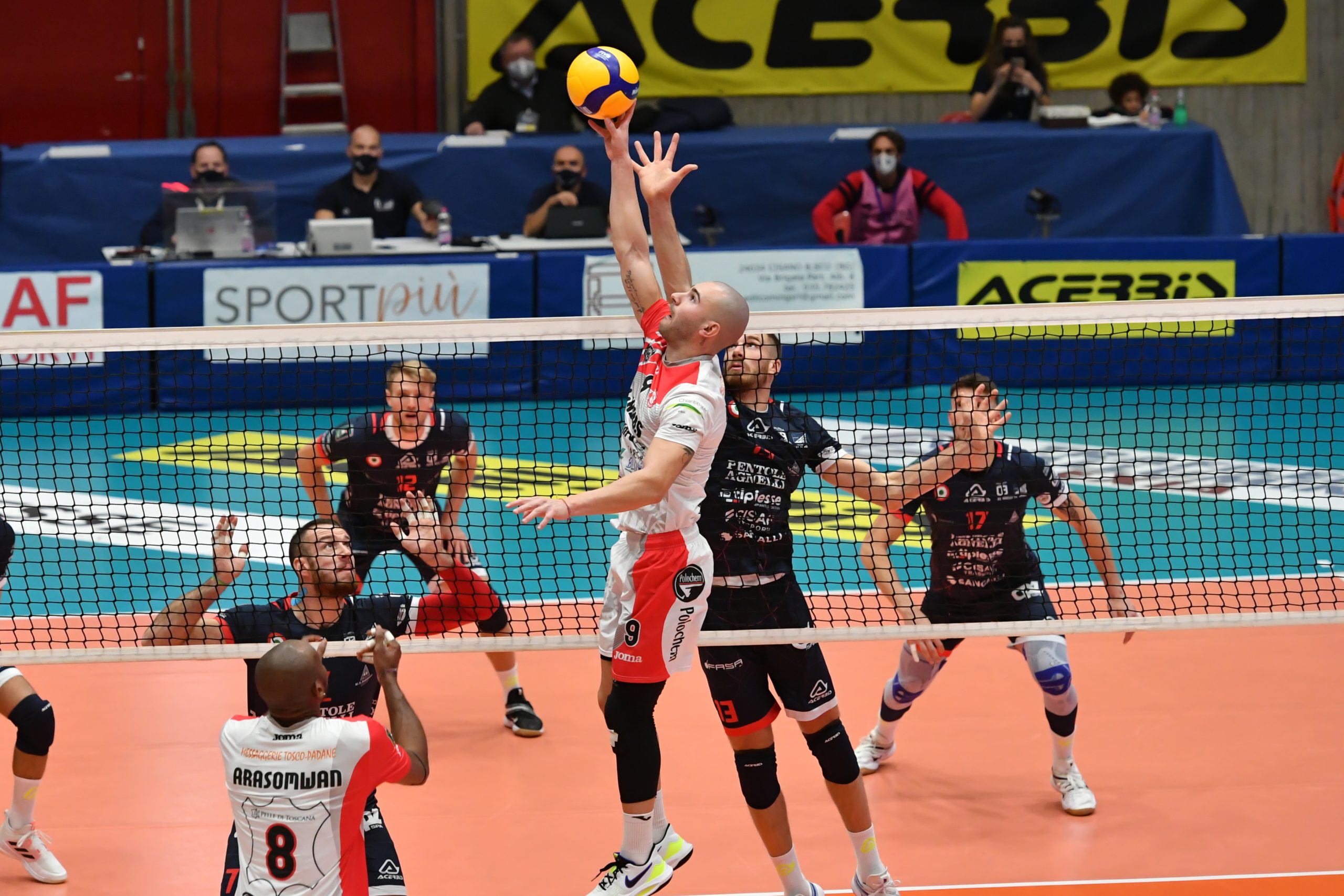 BERGAMO PIU’ IN PALLA, KEMAS LAMIPEL AL TAPPETO