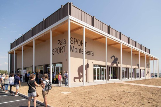 LA KEMAS LAMIPEL OSPITE DEL PALAZZETTO DELLO SPORT MONTESERRA