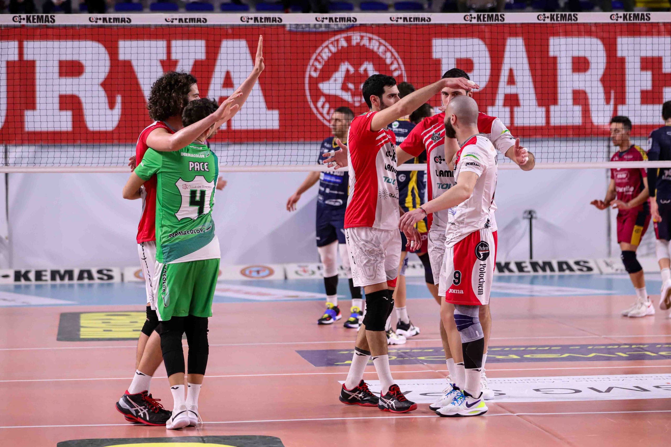 LA KEMAS LAMIPEL CONTINUA A VOLARE