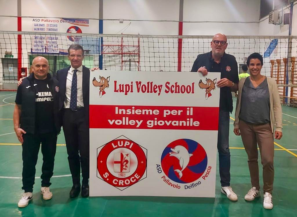 LUPI IN VISITA A PESCIA