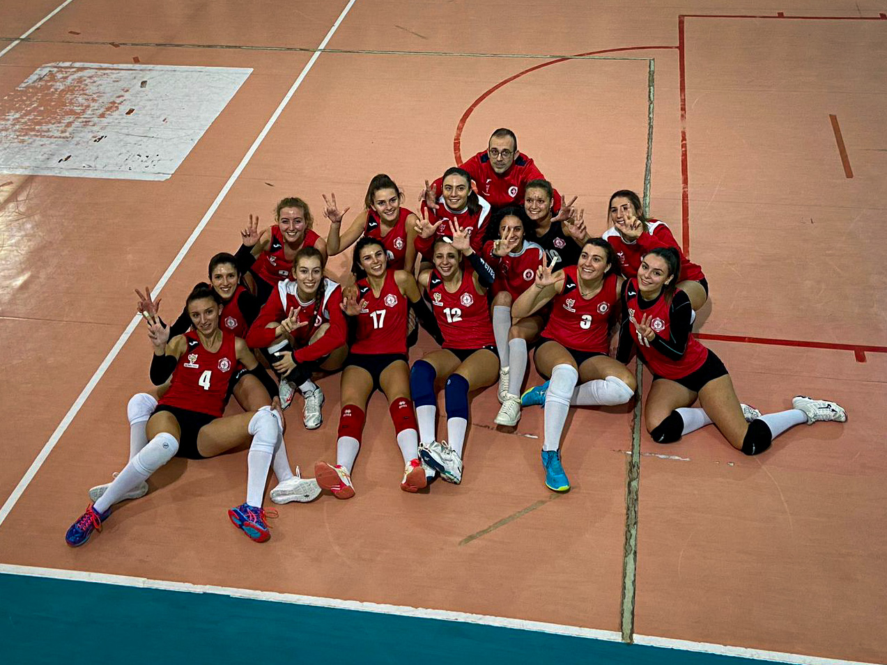 1DF, VITTORIA NEL DERBY E PRIMATO