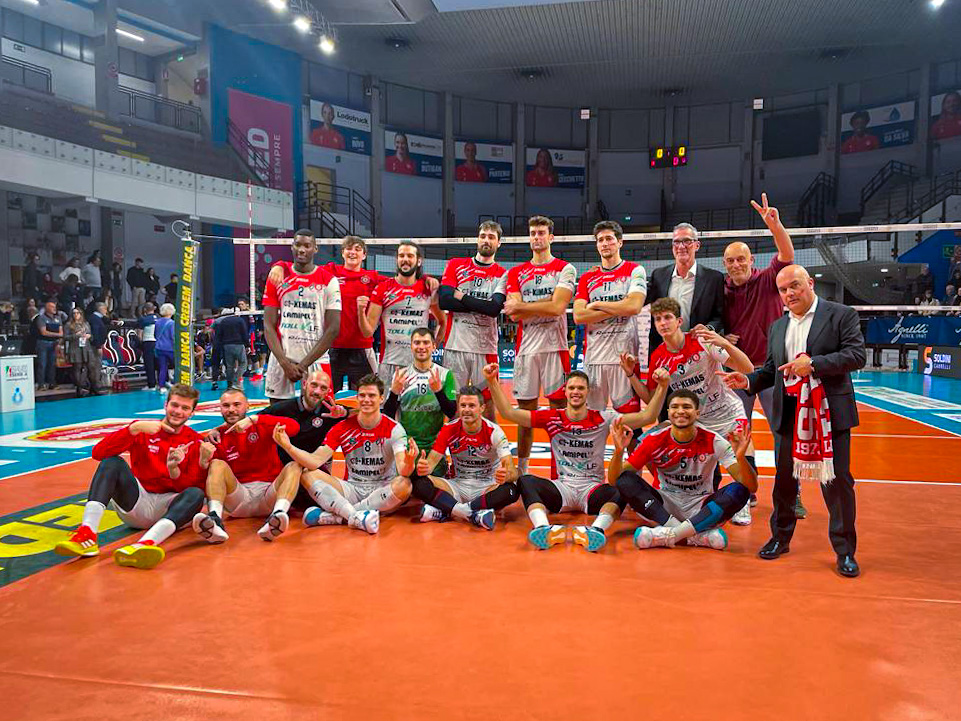 LA KEMAS LAMIPEL ESPUGNA BERGAMO AL QUINTO SET