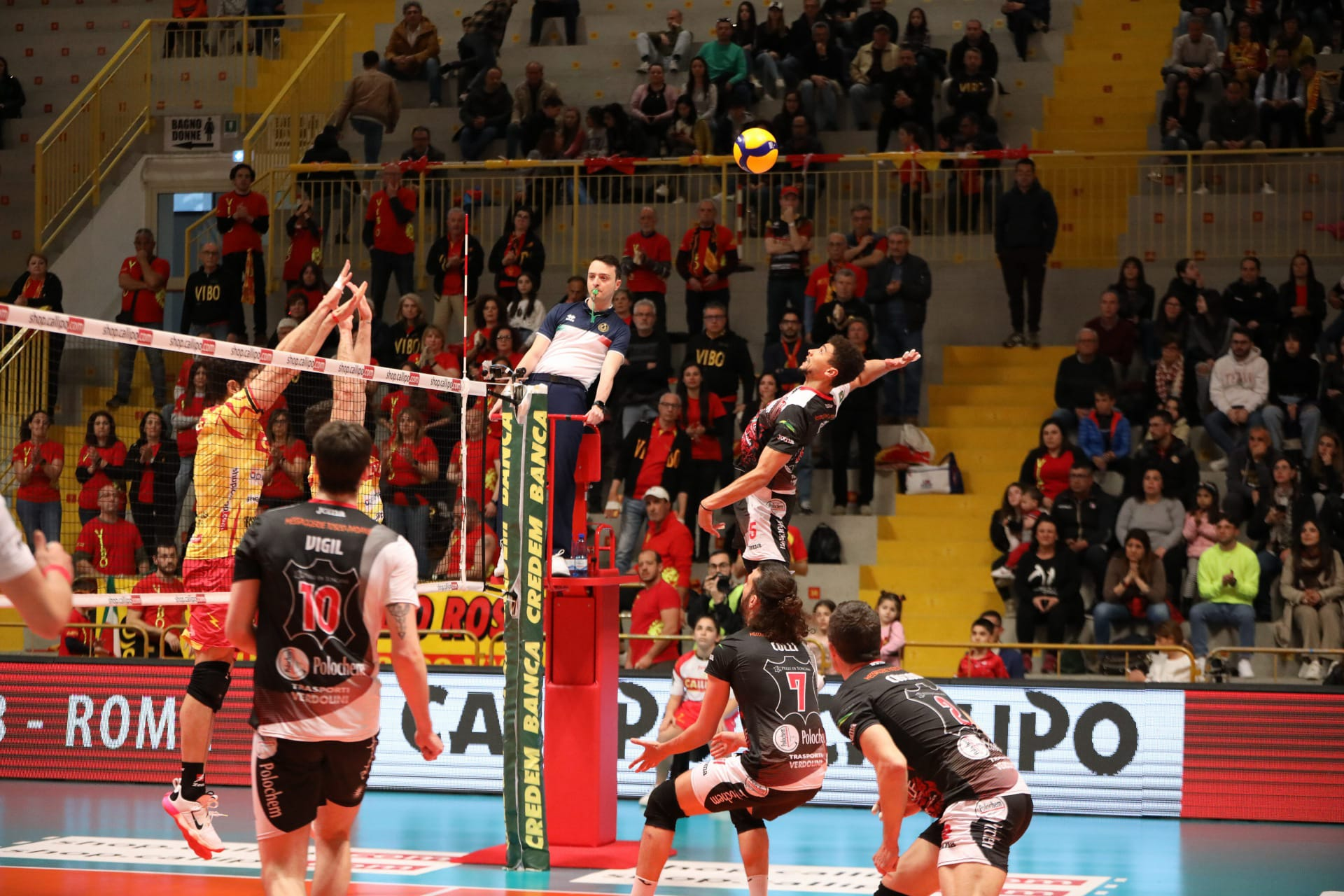 PLAYOFF SEMIFINALE: GARA1 VA ALLA TONNO CALLIPO