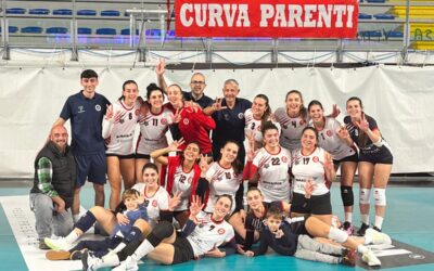 LE RAGAZZE FESTEGGIANO AL PALAPARENTI: TRE PUNTI CONTRO CHIANTI VOLLEY
